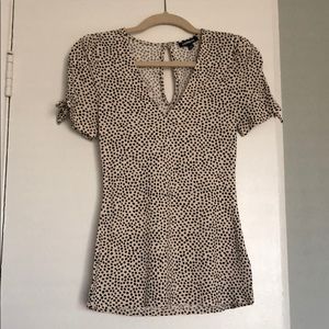 XS Cream + Black Dotted Express Top